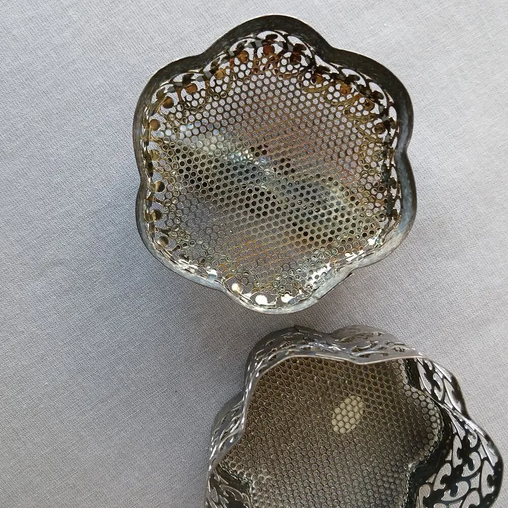Vintage Filigree Metal Flower Top Box 2.5